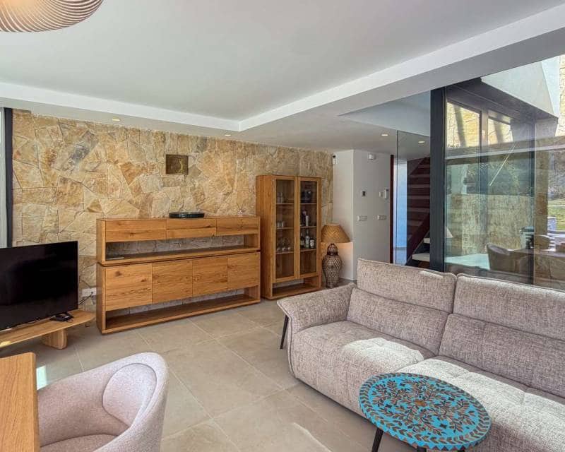 5 slaapkamer Villa te koop in Monforte del Cid met zwembad - € 749.000 (Ref: 10024641)