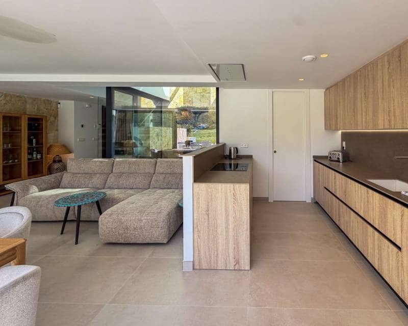 5 slaapkamer Villa te koop in Monforte del Cid met zwembad - € 749.000 (Ref: 10024641)