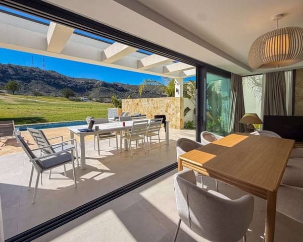 5 Zimmer Villa zu verkaufen in Monforte del Cid mit Pool - 749.000 € (Ref: 10024641)