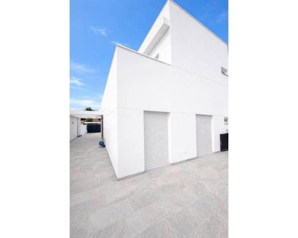 3 quarto Moradia para venda em La Siesta, Torrevieja com piscina - 470 000 € (Ref: 10024642)