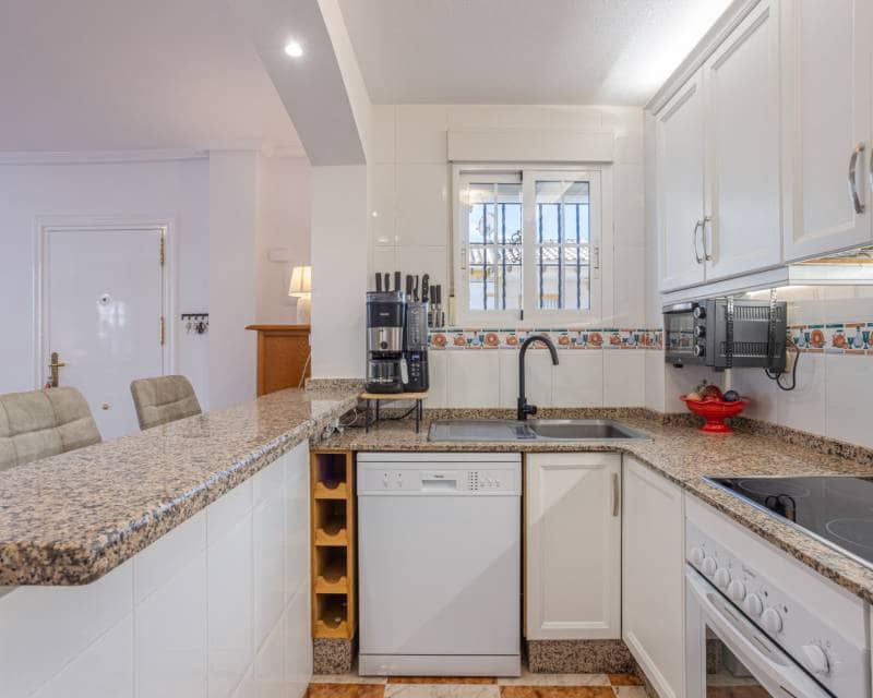 2 chambre Villa/Maison Semi-Mitoyenne à vendre à Orihuela Costa avec piscine - 239 000 € (Ref: 10024724)