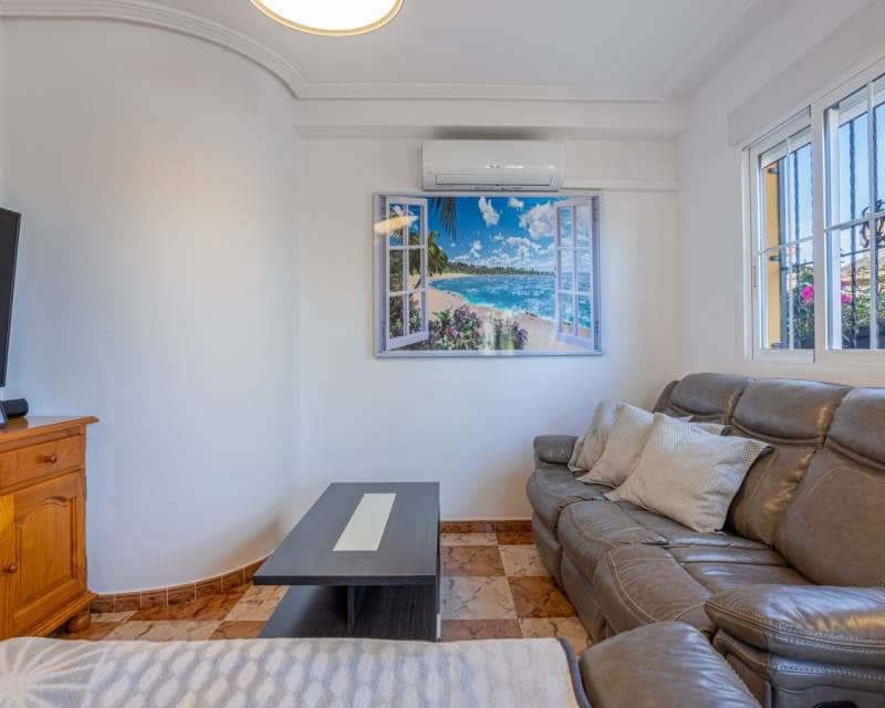 2 chambre Villa/Maison Semi-Mitoyenne à vendre à Orihuela Costa avec piscine - 239 000 € (Ref: 10024724)