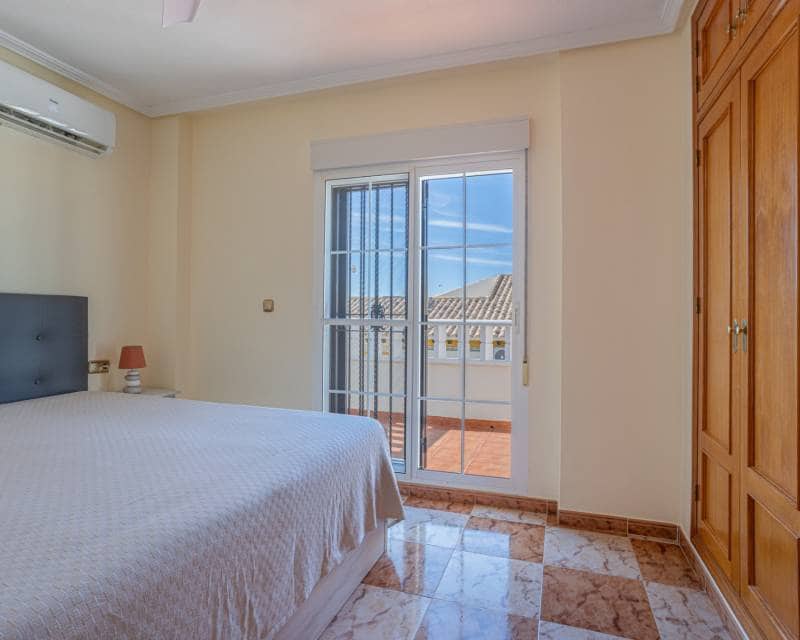 2 chambre Villa/Maison Semi-Mitoyenne à vendre à Orihuela Costa avec piscine - 239 000 € (Ref: 10024724)