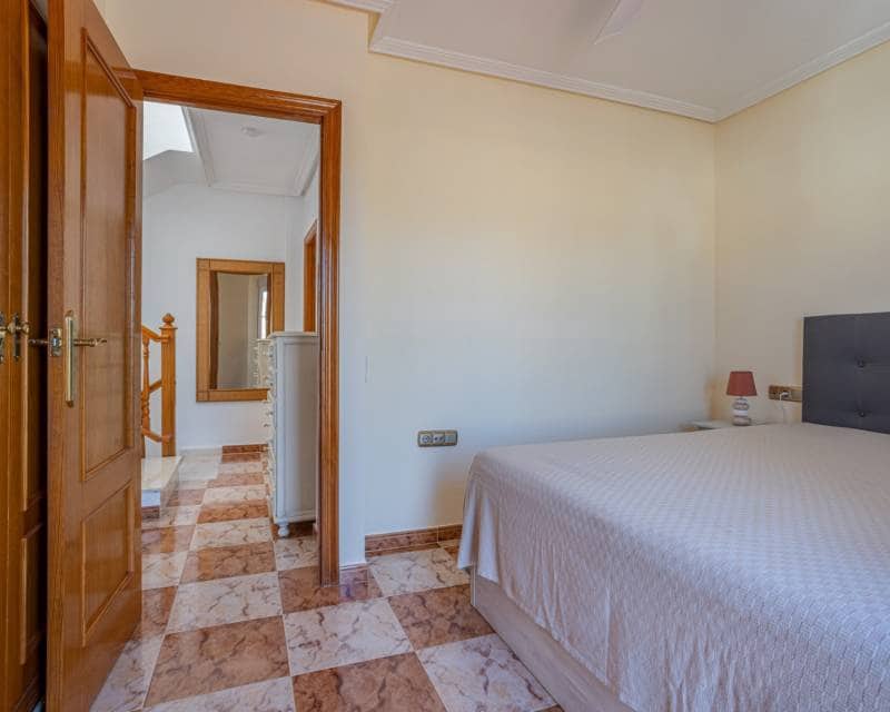 2 chambre Villa/Maison Semi-Mitoyenne à vendre à Orihuela Costa avec piscine - 239 000 € (Ref: 10024724)