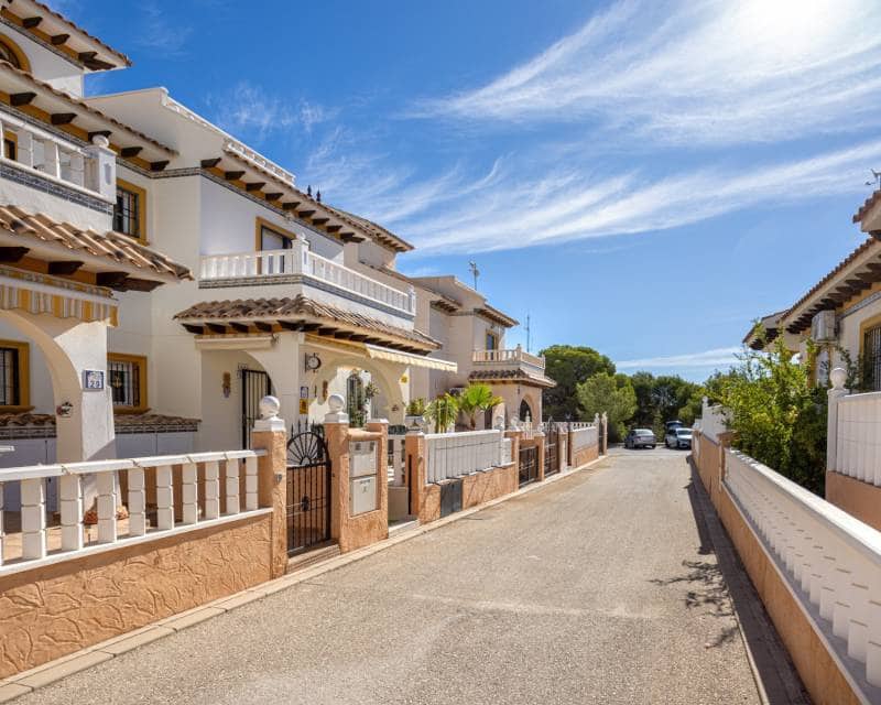 2 chambre Villa/Maison Semi-Mitoyenne à vendre à Orihuela Costa avec piscine - 239 000 € (Ref: 10024724)
