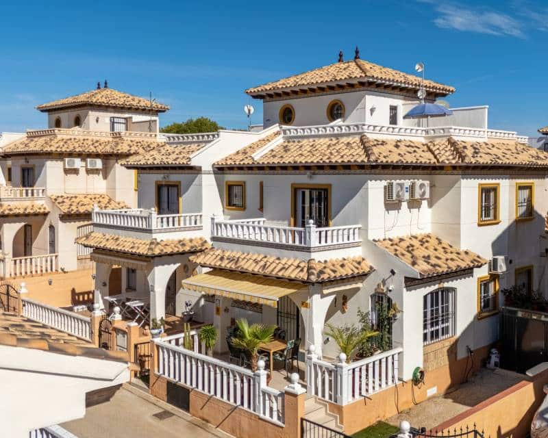 2 chambre Villa/Maison Semi-Mitoyenne à vendre à Orihuela Costa avec piscine - 239 000 € (Ref: 10024724)