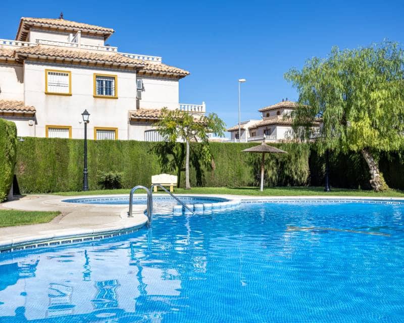 2 chambre Villa/Maison Semi-Mitoyenne à vendre à Orihuela Costa avec piscine - 239 000 € (Ref: 10024724)