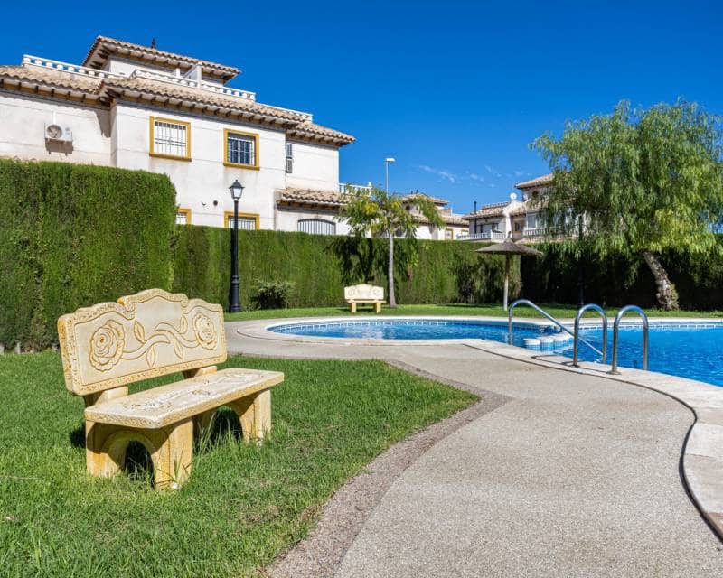 2 chambre Villa/Maison Semi-Mitoyenne à vendre à Orihuela Costa avec piscine - 239 000 € (Ref: 10024724)