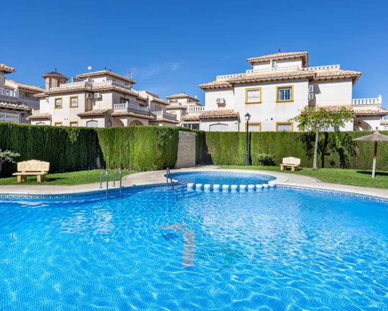2 chambre Villa/Maison Semi-Mitoyenne à vendre à Orihuela Costa avec piscine - 239 000 € (Ref: 10024724)