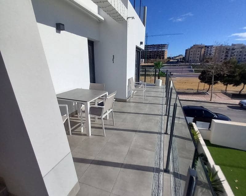 2 Zimmer Apartment zu verkaufen in San Miguel de Salinas mit Pool - 299.000 € (Ref: 10024729)