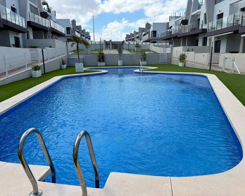 2 Zimmer Apartment zu verkaufen in San Miguel de Salinas mit Pool - 299.000 € (Ref: 10024729)
