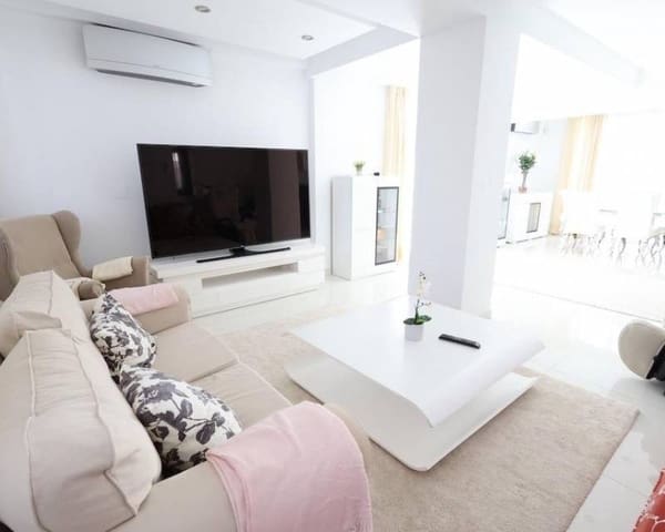 4 bedroom Villa for sale in Lomas de Cabo Roig - Los Dolses, Orihuela with pool - € 990,000 (Ref: 10024730)