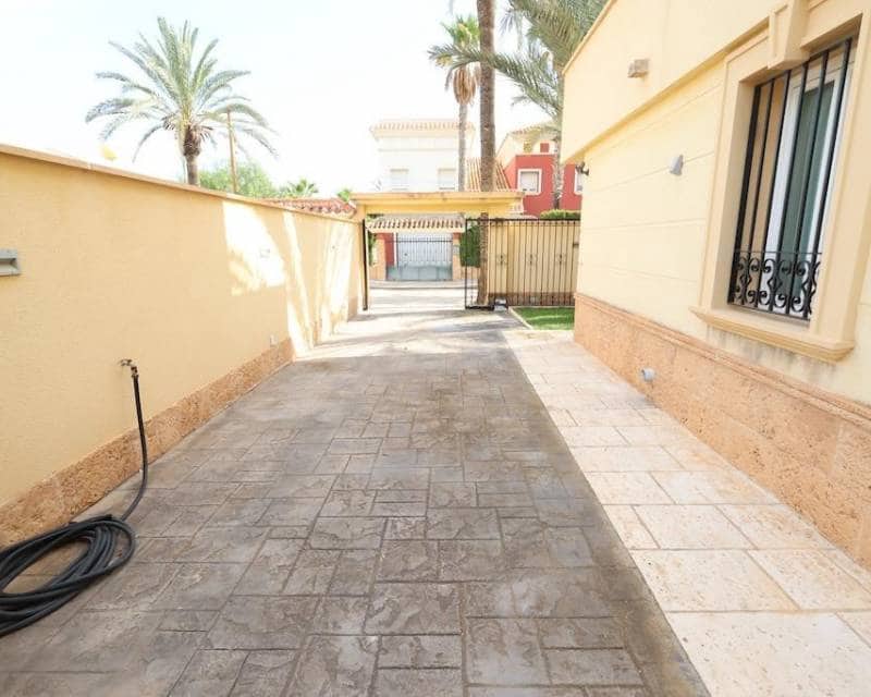 4 bedroom Villa for sale in Orihuela Costa with pool - € 990,000 (Ref: 10024730)