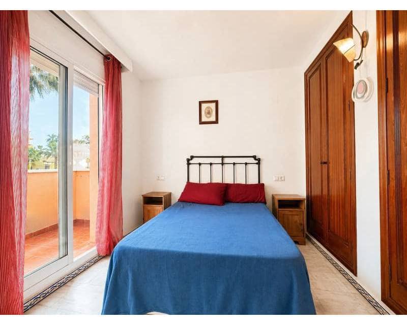 Apartamento de 3 habitaciones en Torrevieja en venta con piscina - 255.000 € (Ref: 10024924)