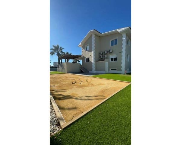 4 slaapkamer Villa te koop in Pueblo - Urbanizaciones, Alfaz del Pi / L'Alfàs del Pi met zwembad garage - € 1.195.000 (Ref: 10026012)