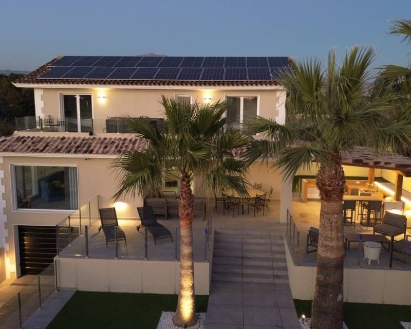 4 chambre Villa/Maison à vendre à Alfaz del Pi / L'Alfas del Pi avec piscine garage - 1 195 000 € (Ref: 10026012)