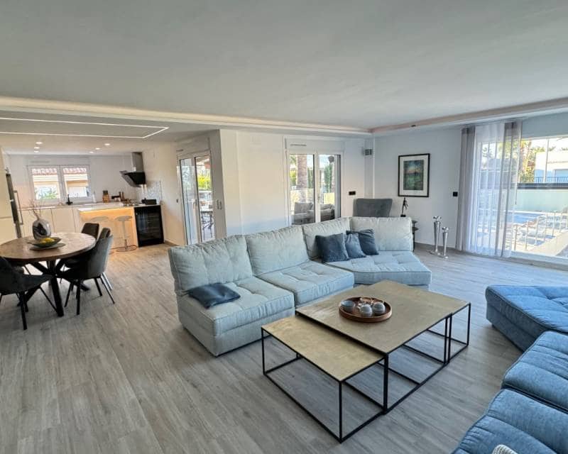 4 chambre Villa/Maison à vendre à Alfaz del Pi / L'Alfas del Pi avec piscine garage - 1 195 000 € (Ref: 10026012)