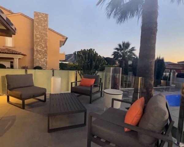 4 slaapkamer Villa te koop in Pueblo - Urbanizaciones, Alfaz del Pi / L'Alfàs del Pi met zwembad garage - € 1.195.000 (Ref: 10026012)