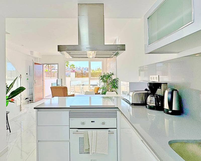 3 slaapkamer Rijtjeshuis te koop in Los Balcones met zwembad - € 326.000 (Ref: 10026013)