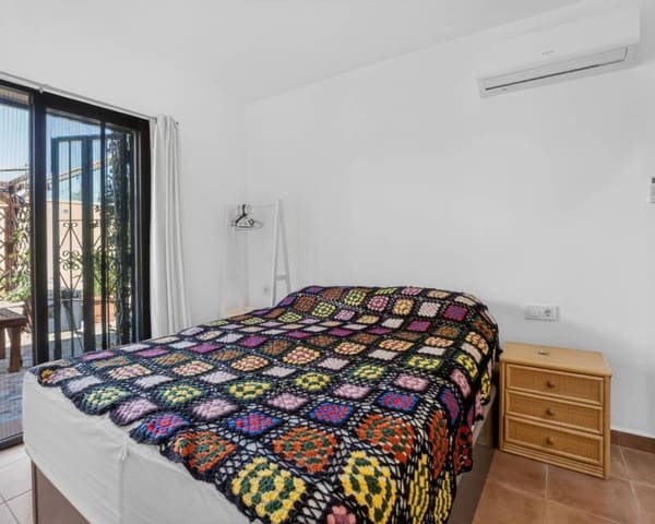 3 bedroom Villa for sale in Aguas Nuevas, Torrevieja with pool - € 496,000 (Ref: 10026213)