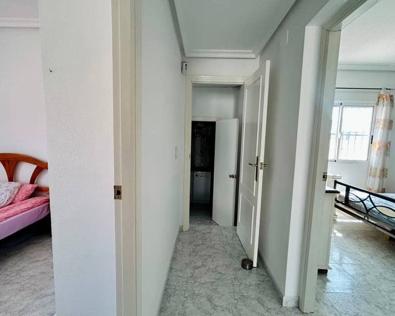 3 soveværelse Villa til salg i Torrevieja med swimmingpool - € 360.000 (Ref: 10026306)