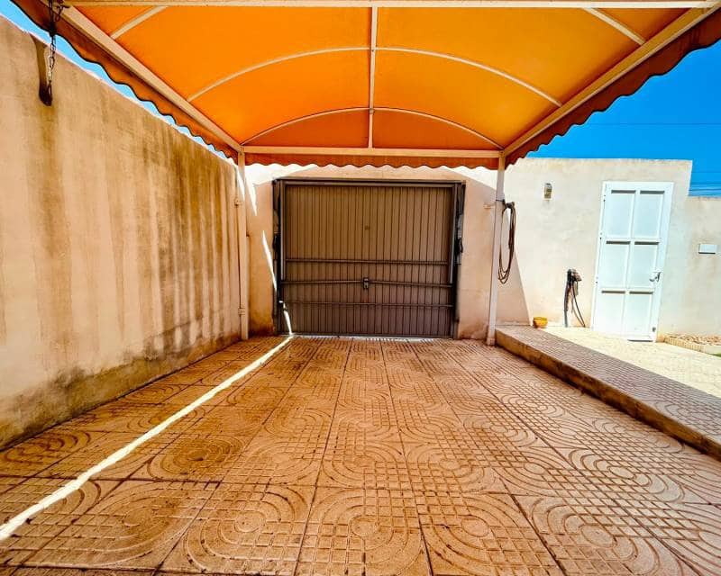 3 soveværelse Villa til salg i Torrevieja med swimmingpool - € 360.000 (Ref: 10026306)