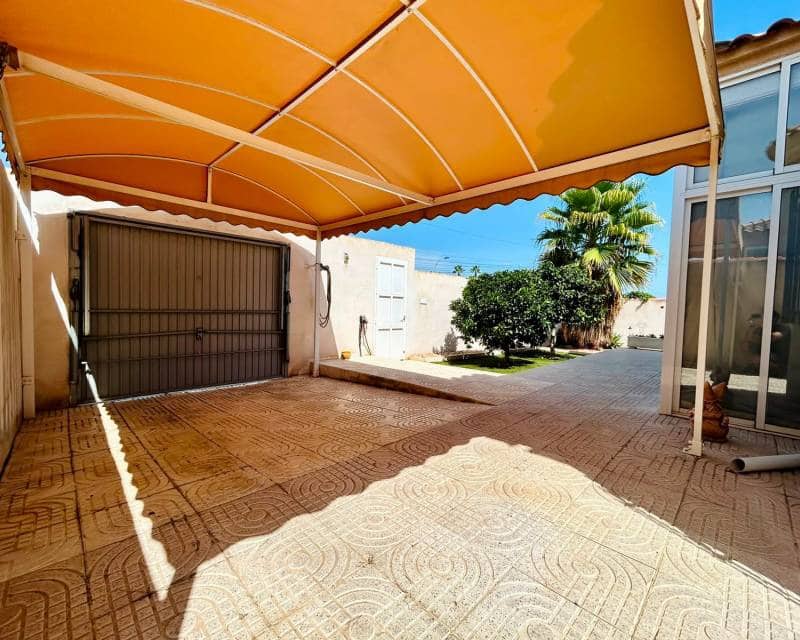 3 soveværelse Villa til salg i Torrevieja med swimmingpool - € 360.000 (Ref: 10026306)