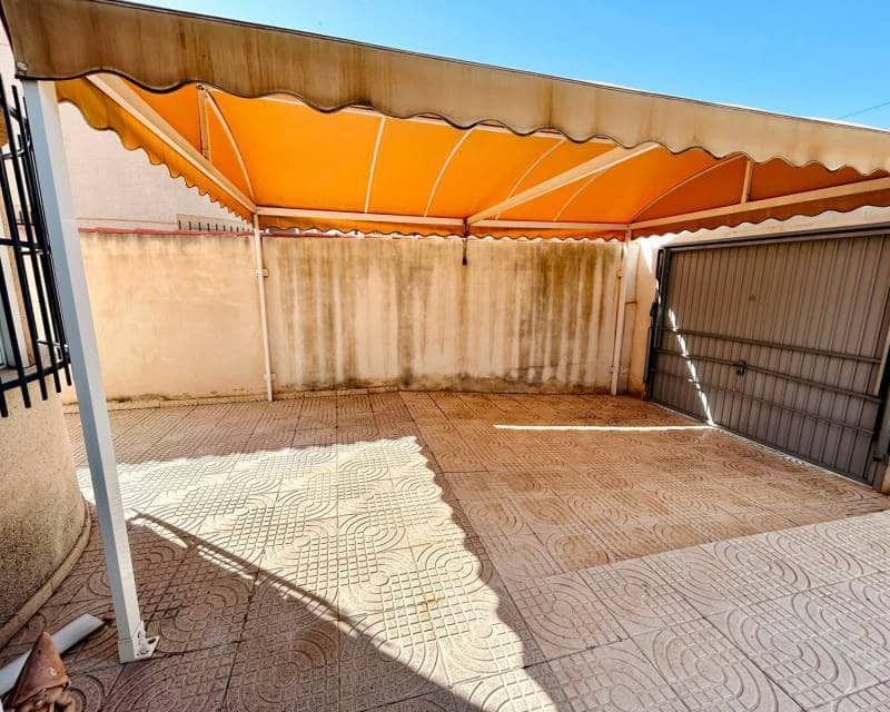 3 soveværelse Villa til salg i Torrevieja med swimmingpool - € 360.000 (Ref: 10026306)