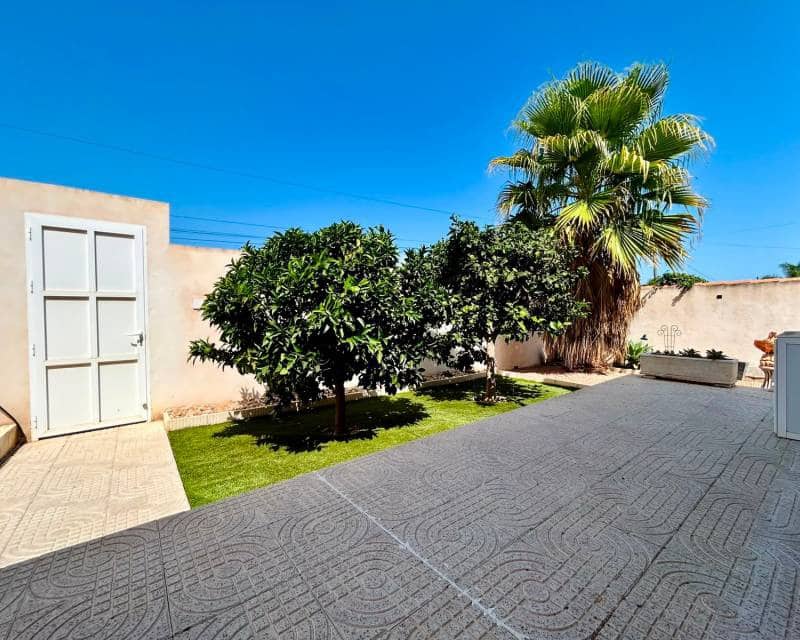 3 soveværelse Villa til salg i Torrevieja med swimmingpool - € 360.000 (Ref: 10026306)