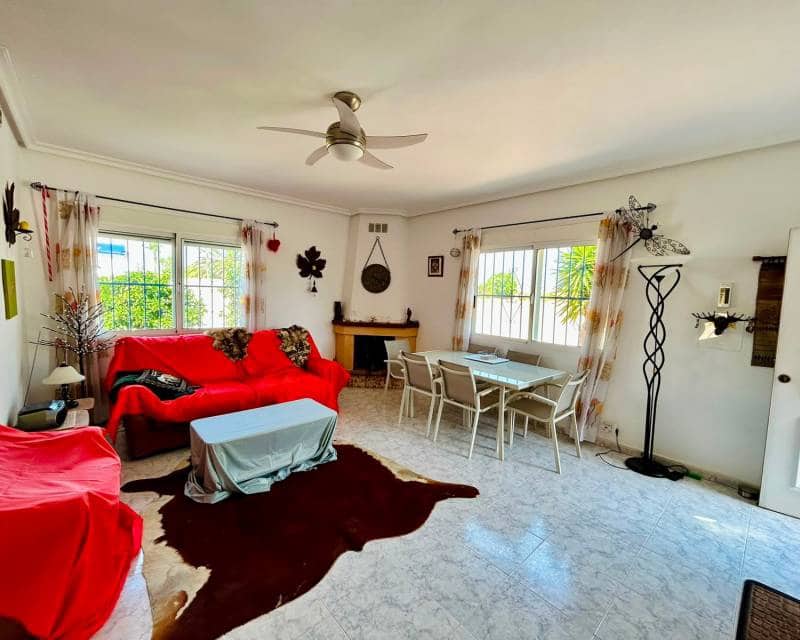 3 soveværelse Villa til salg i Torrevieja med swimmingpool - € 360.000 (Ref: 10026306)