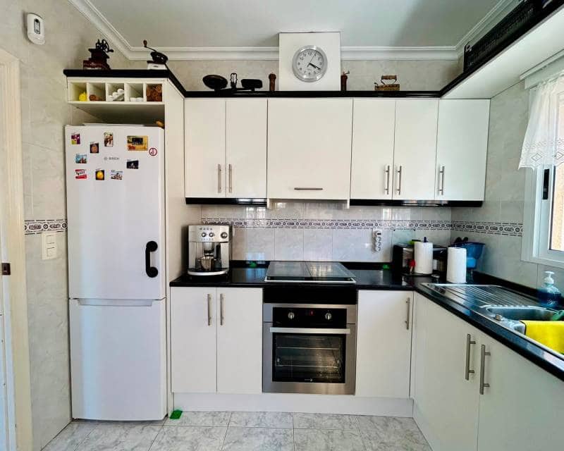 3 soveværelse Villa til salg i Torrevieja med swimmingpool - € 360.000 (Ref: 10026306)