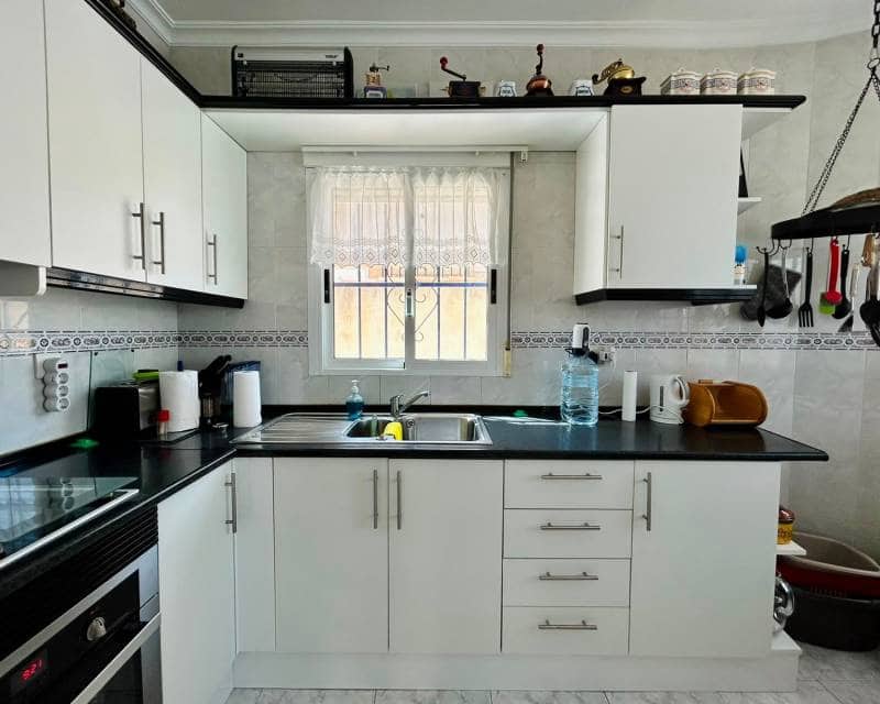 3 soveværelse Villa til salg i Torrevieja med swimmingpool - € 360.000 (Ref: 10026306)