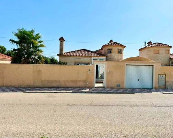 3 soverom Villa til salgs i El Chaparral, Torrevieja med svømmebasseng - € 360 000 (Ref: 10026306)