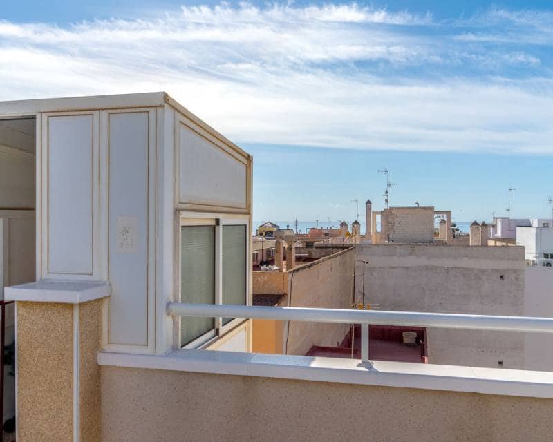 3 bedroom Penthouse for sale in Torrevieja with garage - € 229,000 (Ref: 10026307)