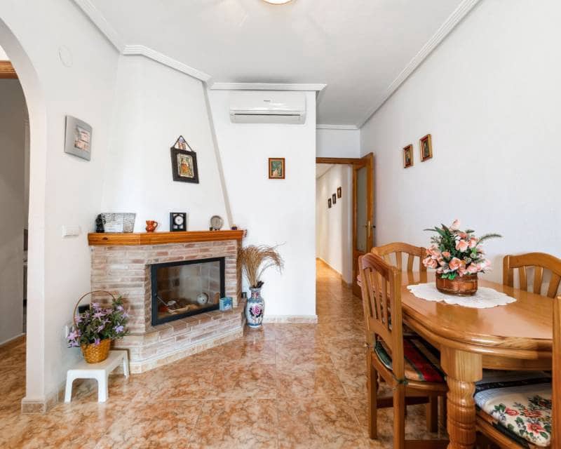 3 bedroom Penthouse for sale in Torrevieja with garage - € 229,000 (Ref: 10026307)