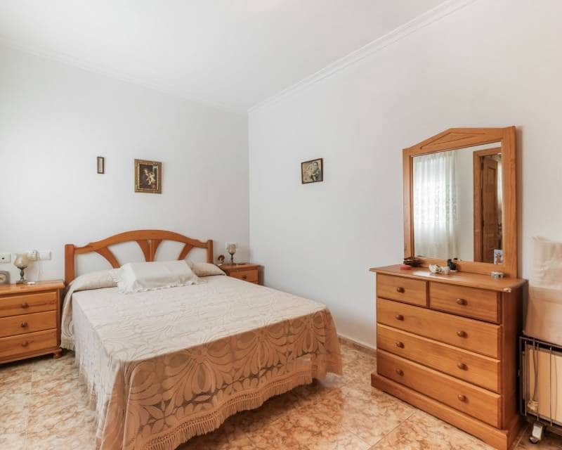 3 bedroom Penthouse for sale in Torrevieja with garage - € 229,000 (Ref: 10026307)