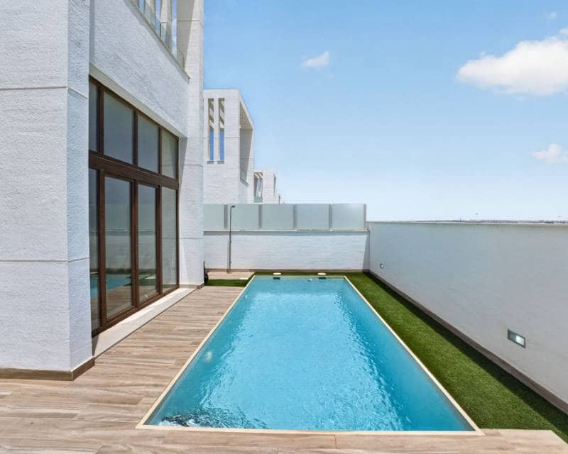 3 quarto Moradia para venda em Los Balcones com piscina - 495 000 € (Ref: 10026309)