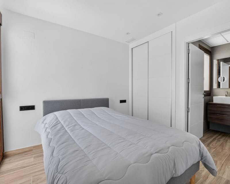 3 quarto Moradia para venda em Los Balcones com piscina - 495 000 € (Ref: 10026309)