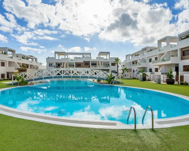 3 quarto Moradia para venda em Los Balcones com piscina - 495 000 € (Ref: 10026309)