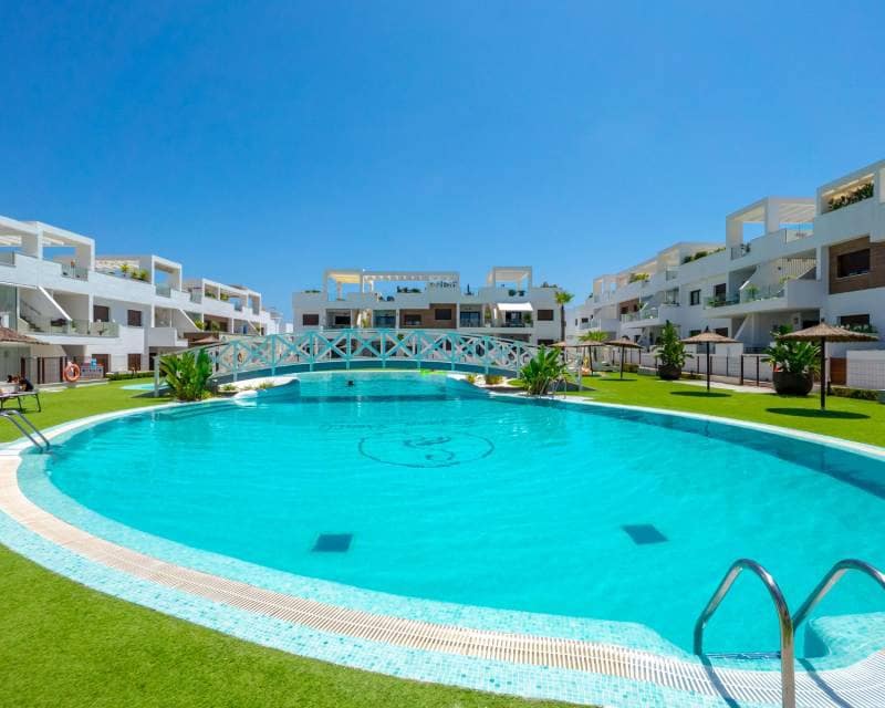3 quarto Moradia para venda em Los Balcones com piscina - 495 000 € (Ref: 10026309)
