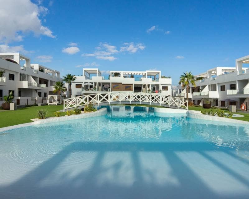 3 quarto Moradia para venda em Los Balcones com piscina - 495 000 € (Ref: 10026309)