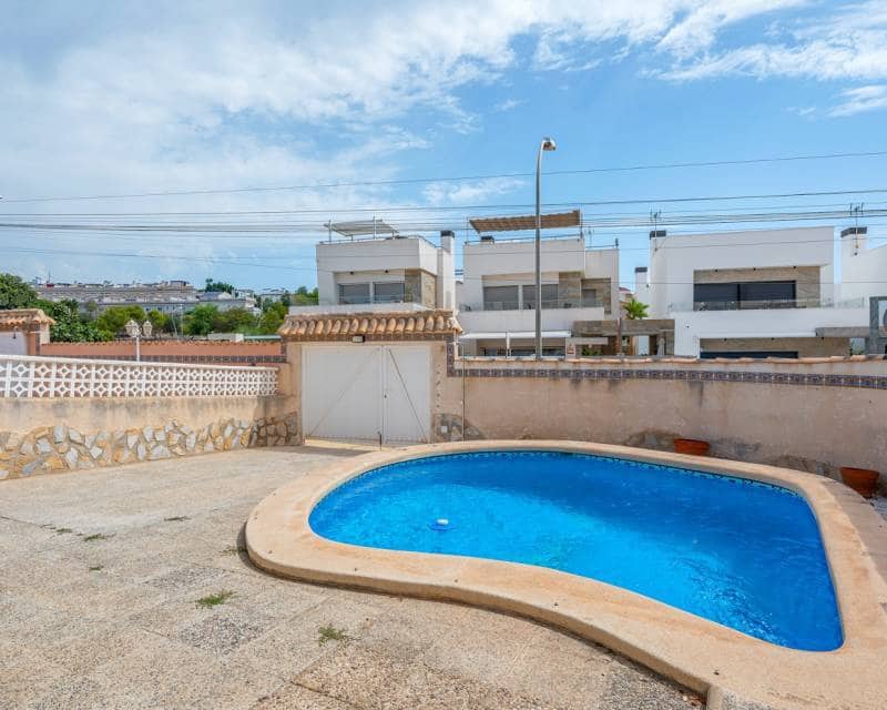 3 bedroom Villa for sale in San Miguel de Salinas with pool - € 229,000 (Ref: 10029624)