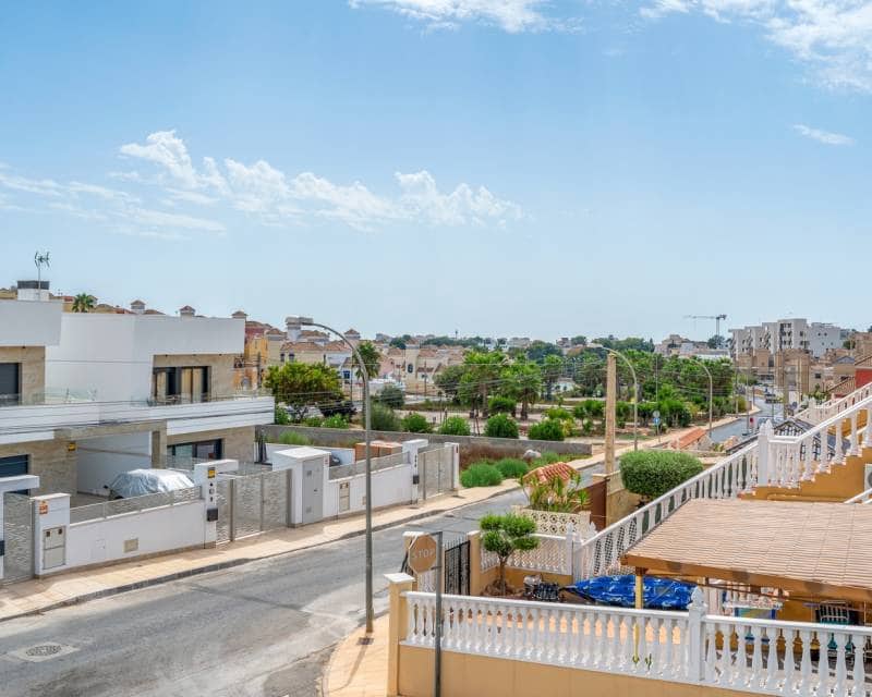 3 bedroom Villa for sale in San Miguel de Salinas with pool - € 229,000 (Ref: 10029624)
