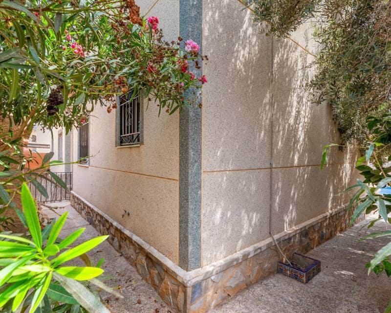 3 bedroom Villa for sale in San Miguel de Salinas with pool - € 229,000 (Ref: 10029624)