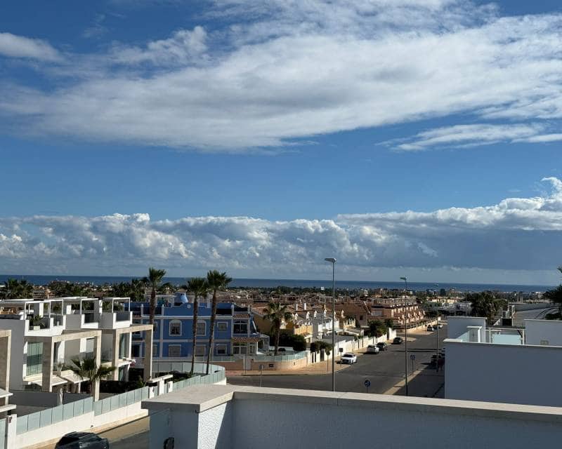 3 makuuhuone Huvila myytävänä paikassa Orihuela Costa mukana uima-altaan - 585 000 € (Ref: 10029701)