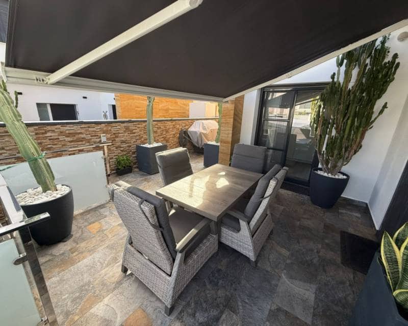 3 makuuhuone Huvila myytävänä paikassa Orihuela Costa mukana uima-altaan - 585 000 € (Ref: 10029701)