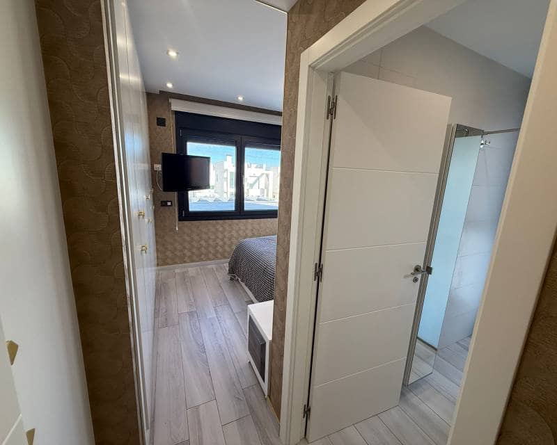 3 makuuhuone Huvila myytävänä paikassa Orihuela Costa mukana uima-altaan - 585 000 € (Ref: 10029701)