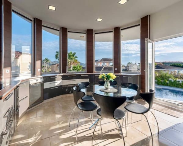 7 sovrum Villa till salu i Pueblo - Urbanizaciones, Alfaz del Pi / L'Alfàs del Pi med pool - 1 290 000 € (Ref: 10029702)