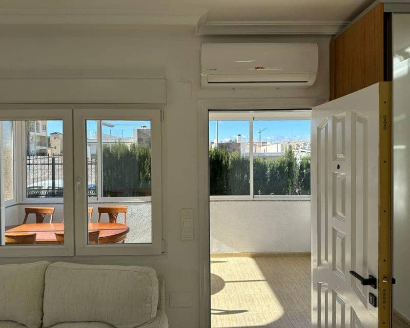 4 sovrum Villa till salu i Torrevieja med pool - 470 000 € (Ref: 10030924)
