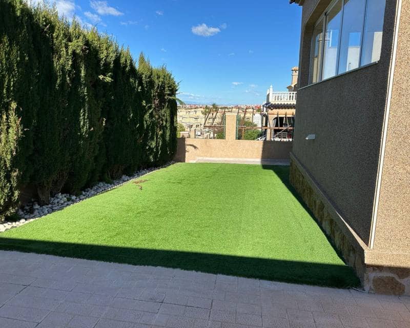 4 sovrum Villa till salu i Torrevieja med pool - 470 000 € (Ref: 10030924)